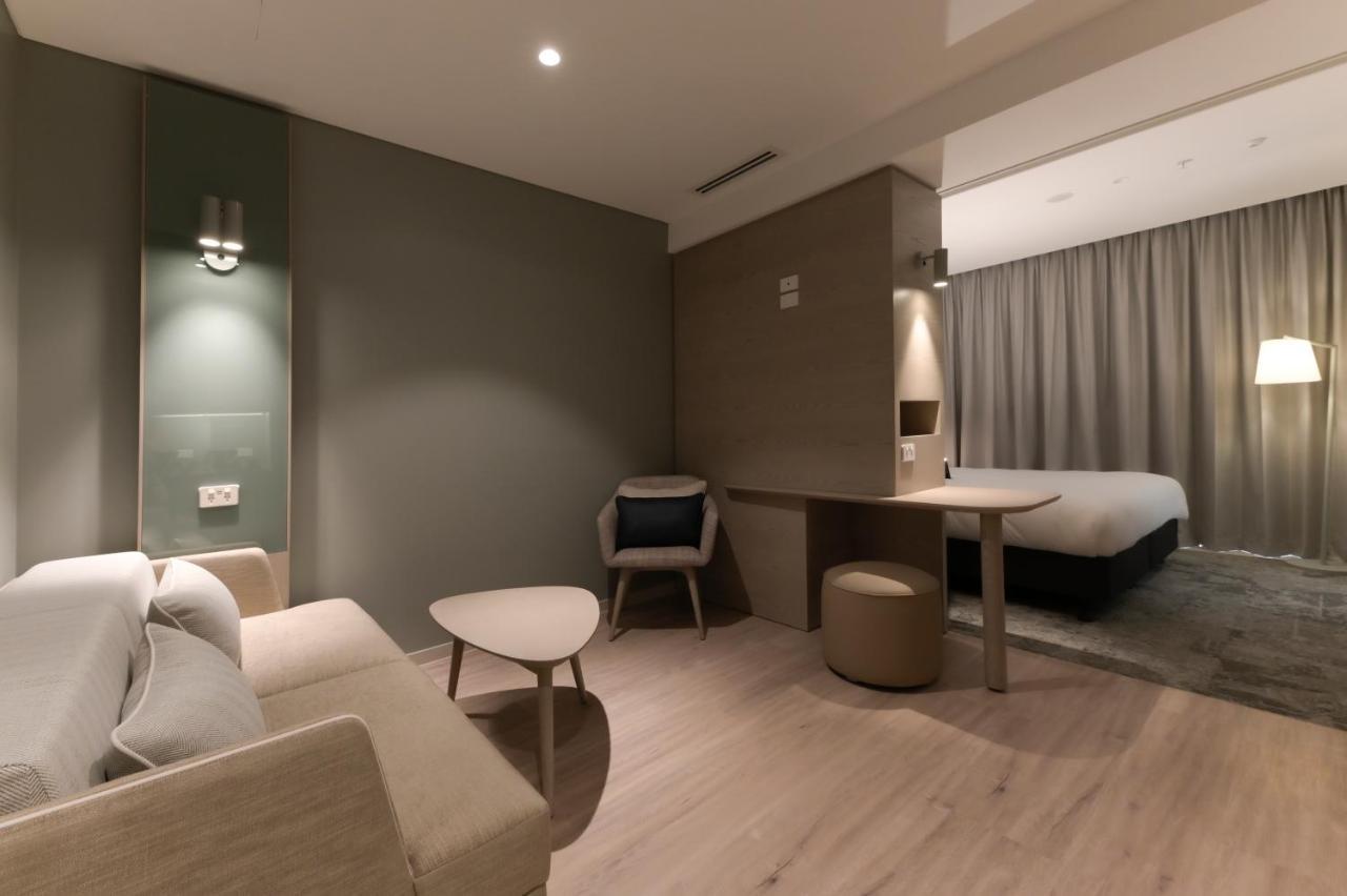 Holiday Inn Express & Suites Sunshine Coast By Ihg マルーチードール エクステリア 写真